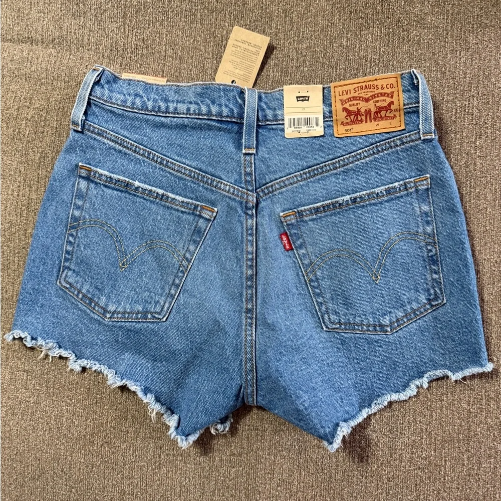 NWT Levi's 501 Original High Rise Denim Shorts - Picture 2 of 7
